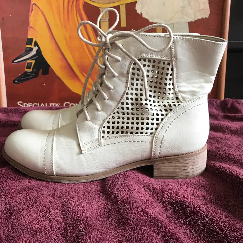 Black poppy ankle boots